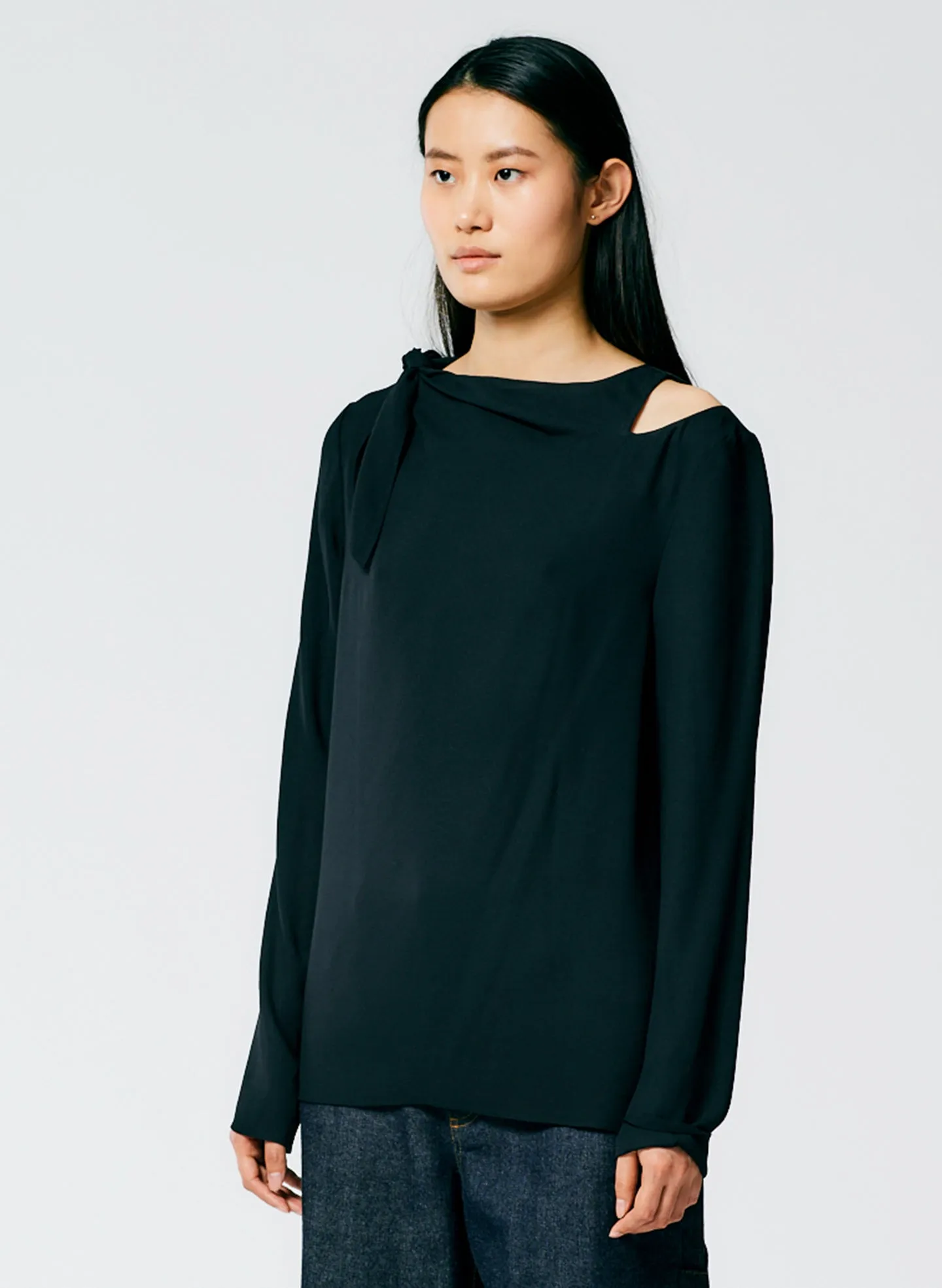 Feather Weight Eco Crepe Benedict Top