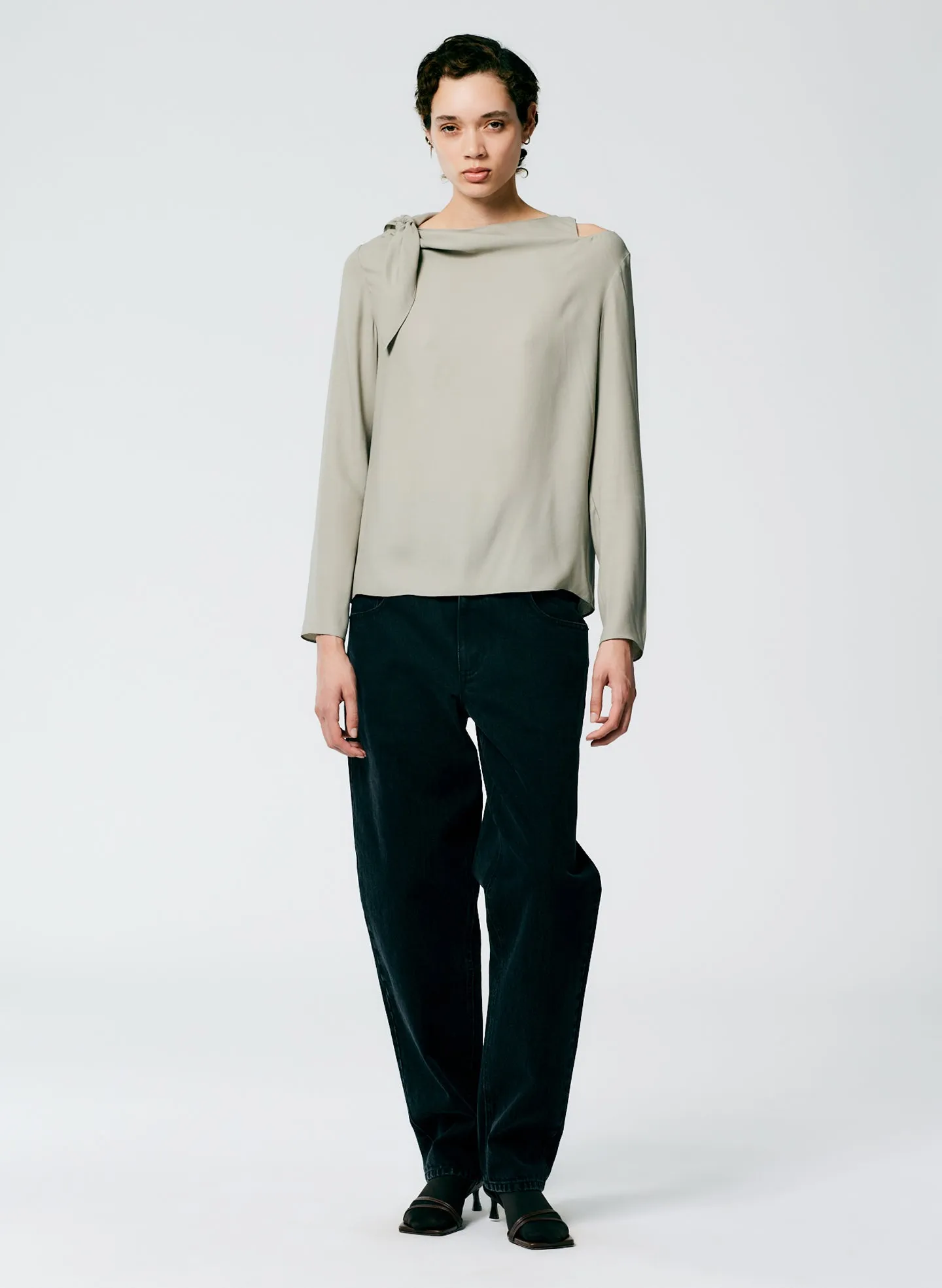 Feather Weight Eco Crepe Benedict Top