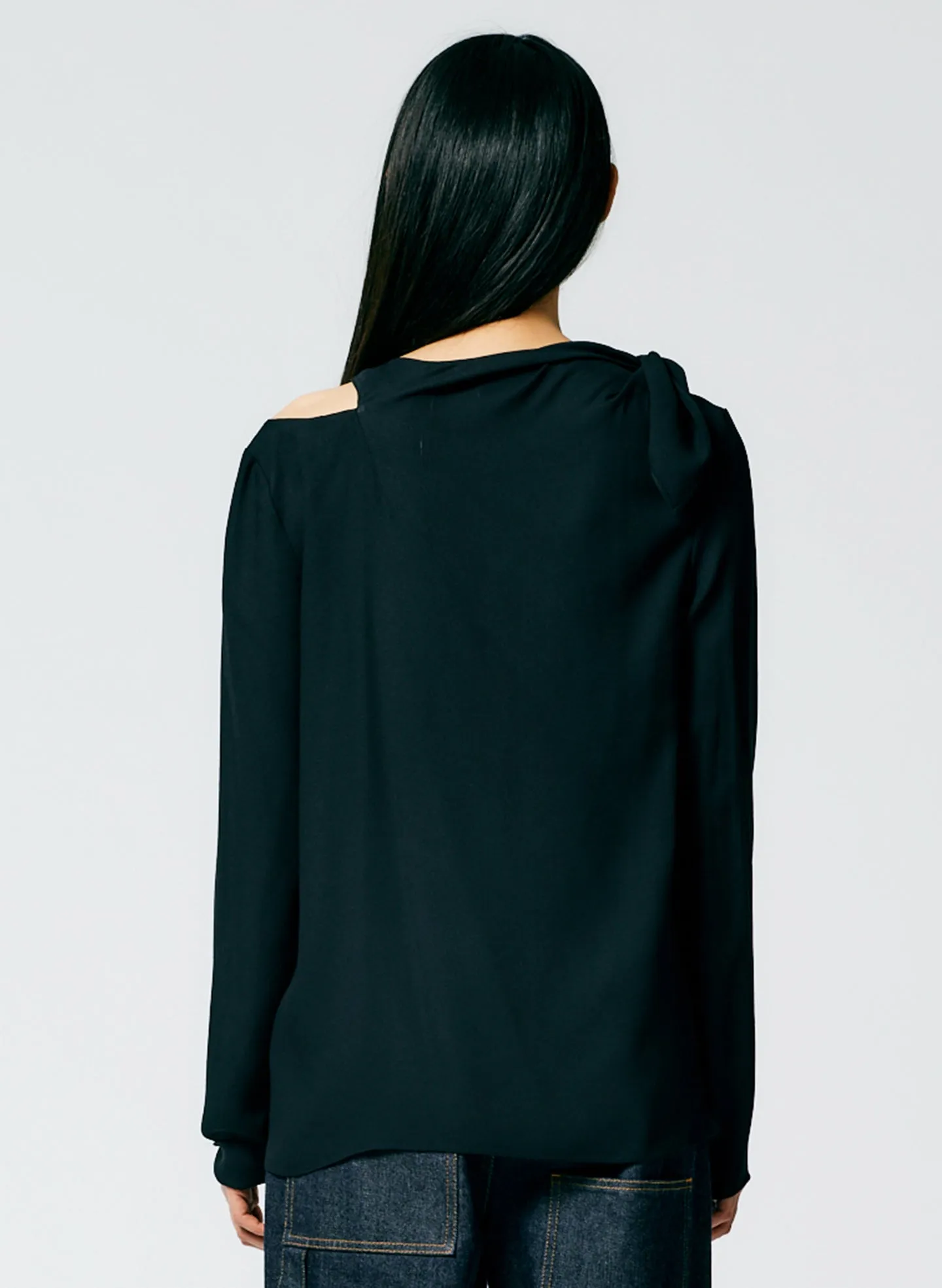 Feather Weight Eco Crepe Benedict Top