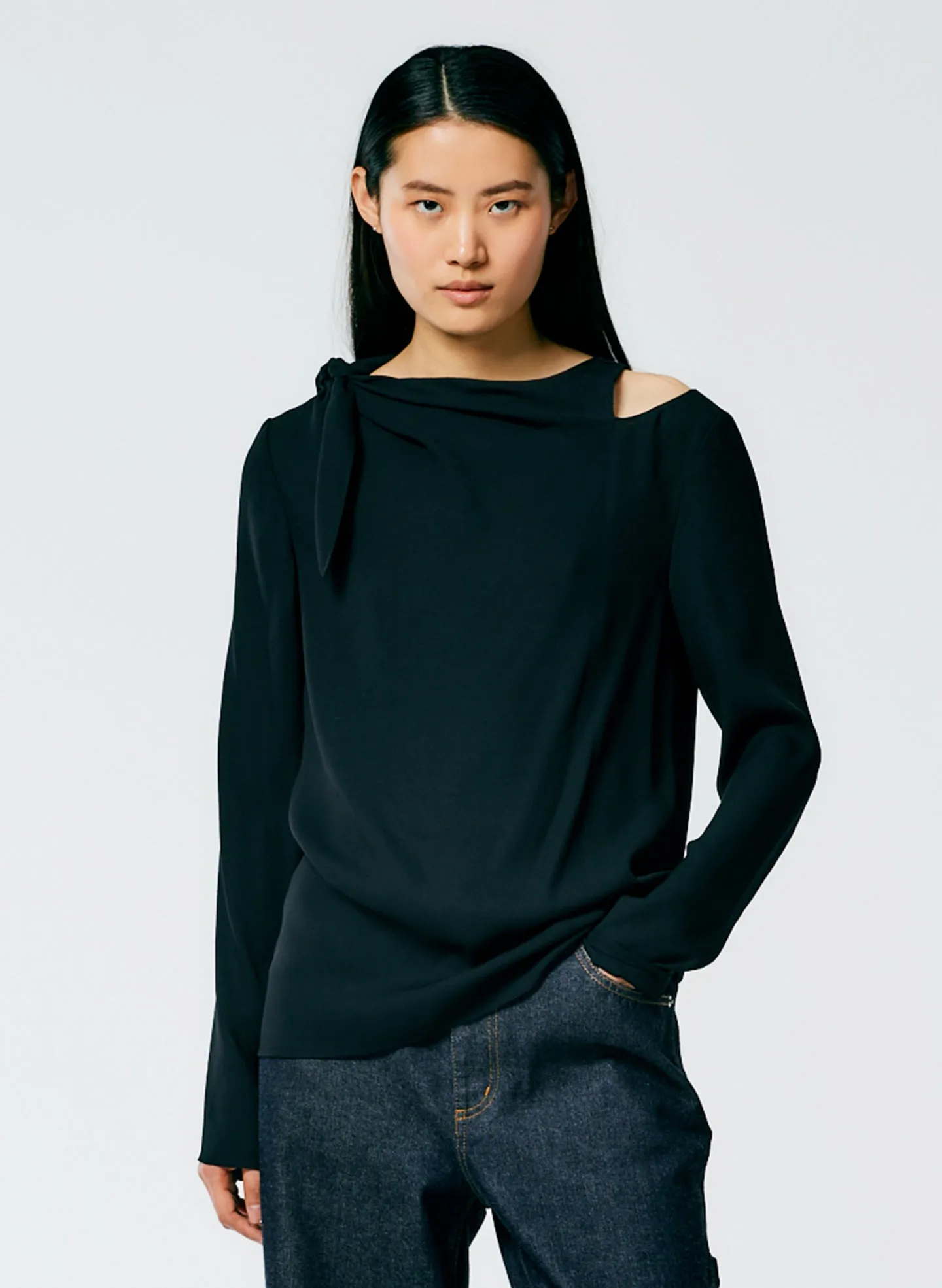 Feather Weight Eco Crepe Benedict Top