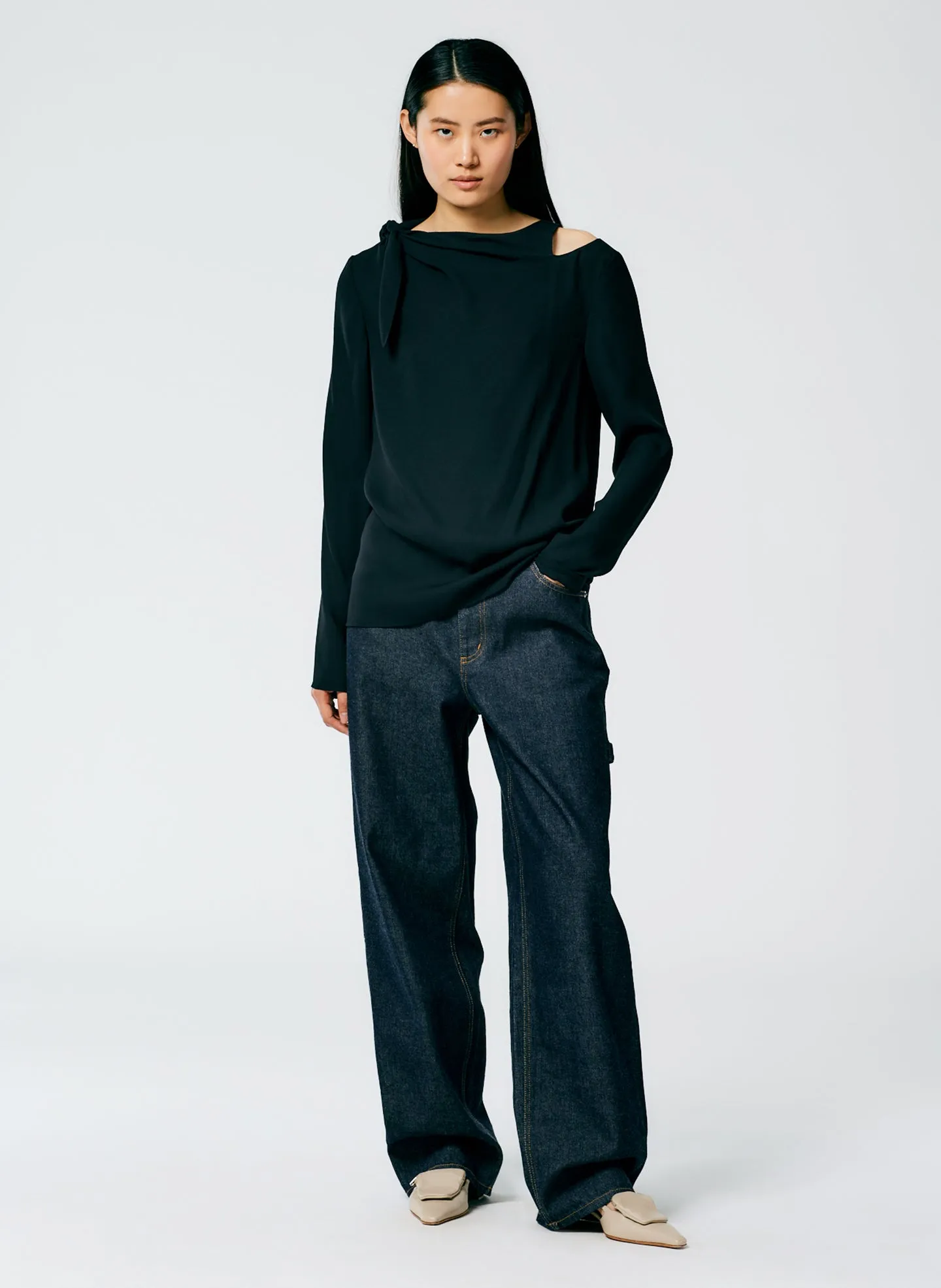 Feather Weight Eco Crepe Benedict Top