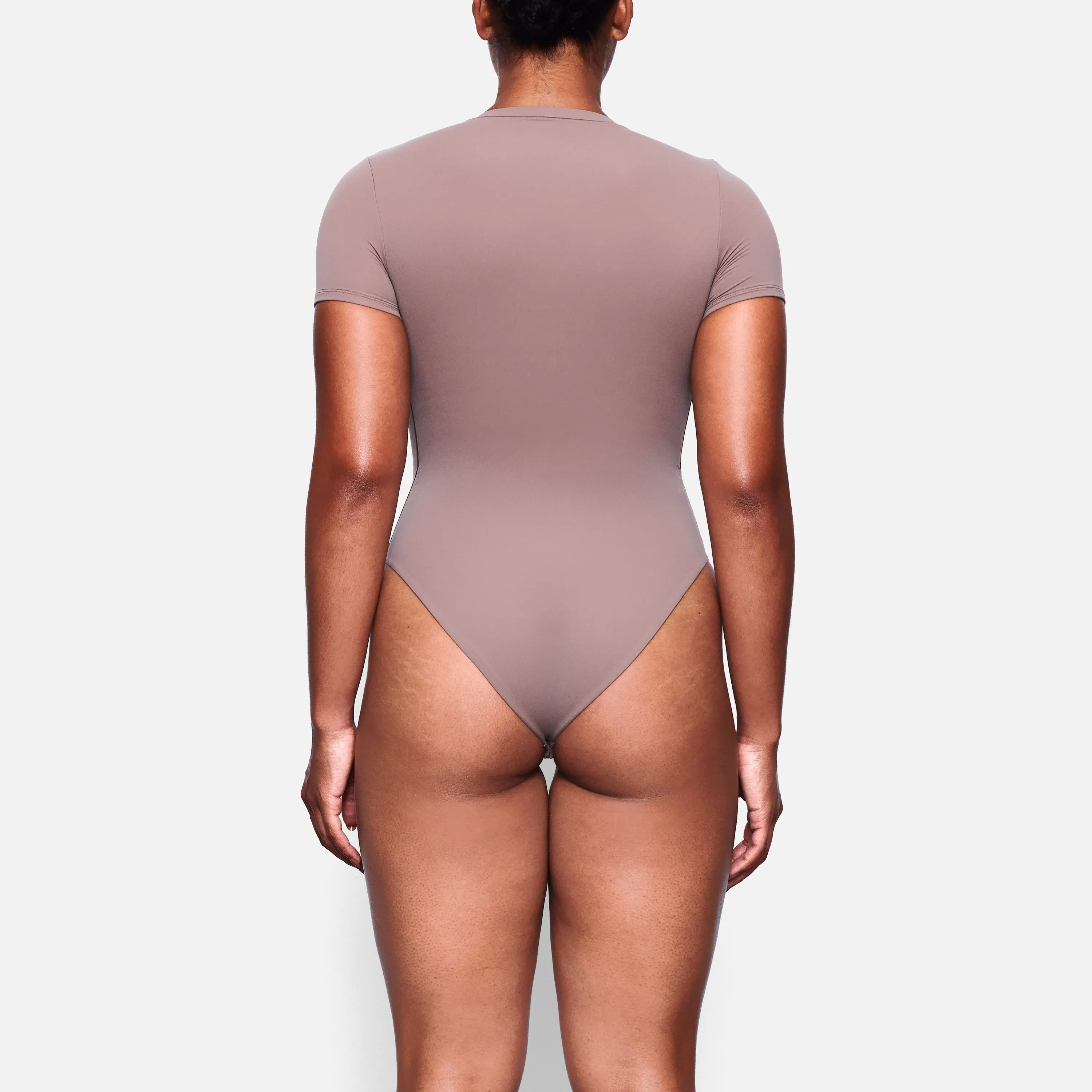 FITS EVERYBODY T-SHIRT BODYSUIT | UMBER