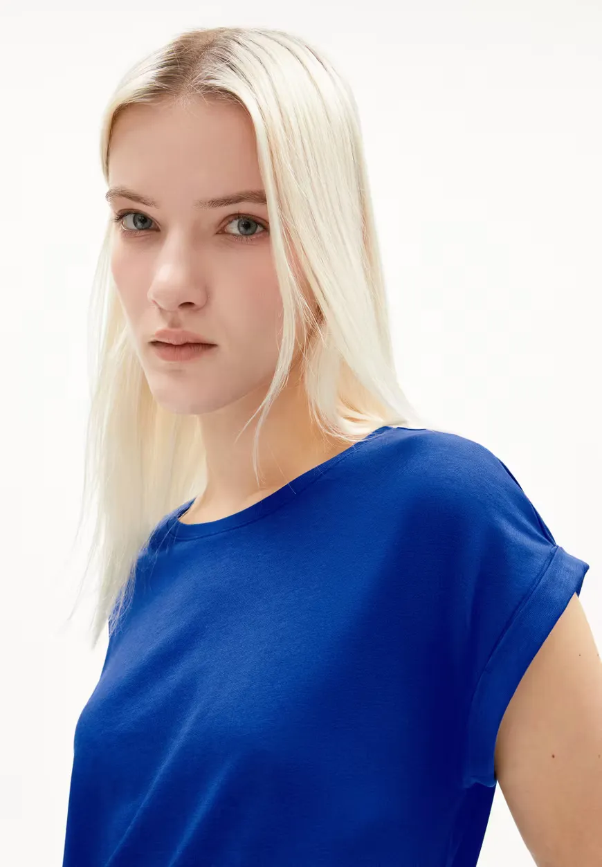 t-shirt - jilaana - lapis blue